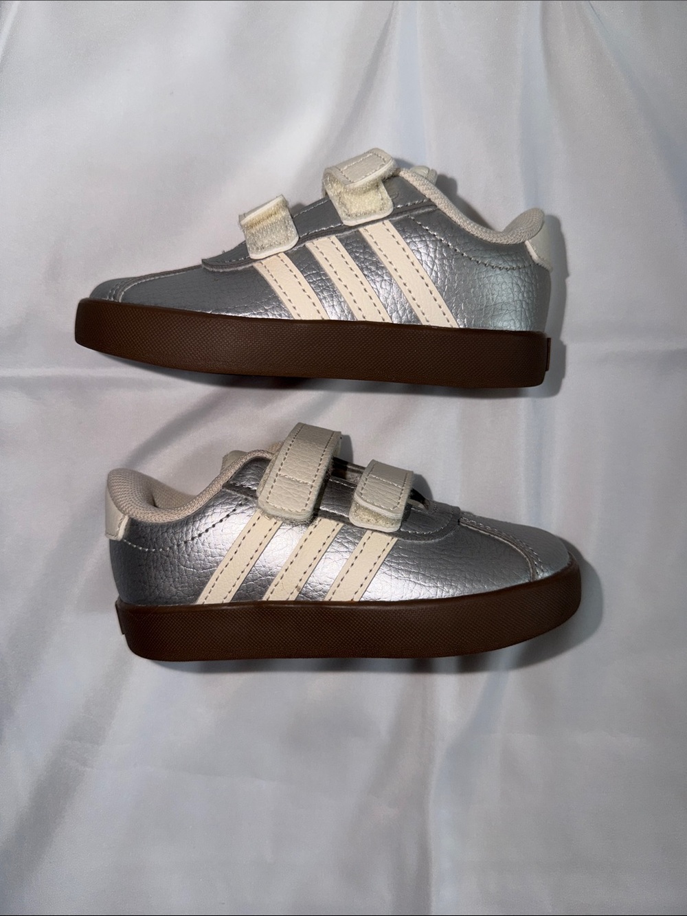 adidas VL Court Kids Silver Metallic Sneakers with Cream Stripes and Gum Sole 6K